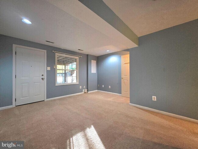 Building Photo - 8557 Koluder Ct