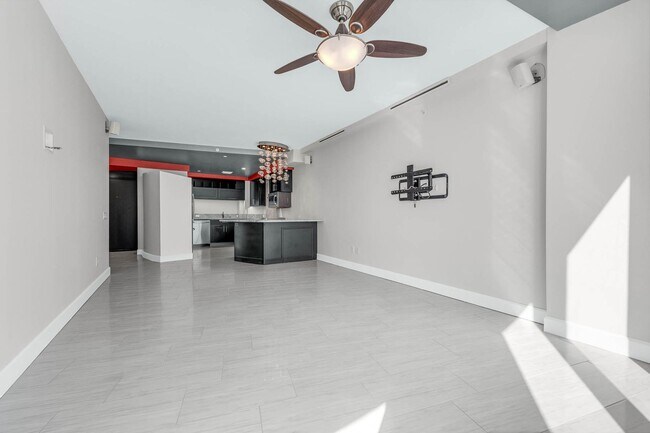 Building Photo - “Luxury, Location, Lifestyle — All at The Waverly”