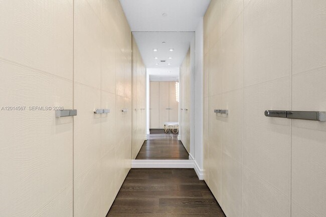 Building Photo - 17749 Collins Ave