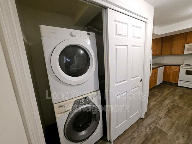 Building Photo - 513 SE 157th Ave