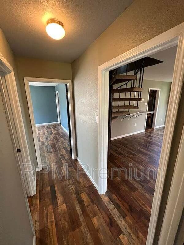 Building Photo - 8725 Fairoaks St
