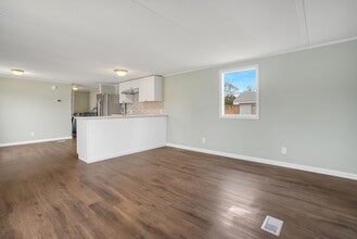 Building Photo - 6266 Magnolia Dr