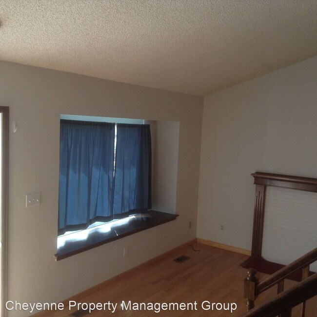 Building Photo - 3 br, 1.5 bath House - 4104 Rogers Ave.