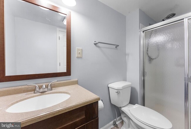Building Photo - 901 Holly Creek Dr