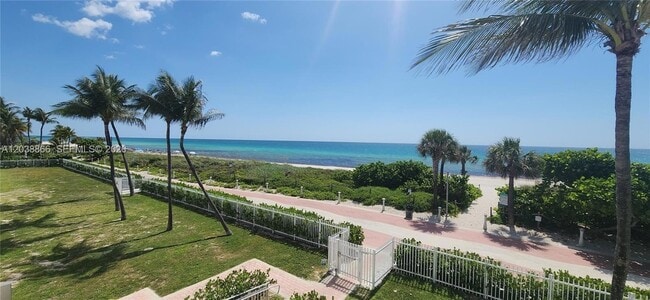 Building Photo - 5401 Collins Ave