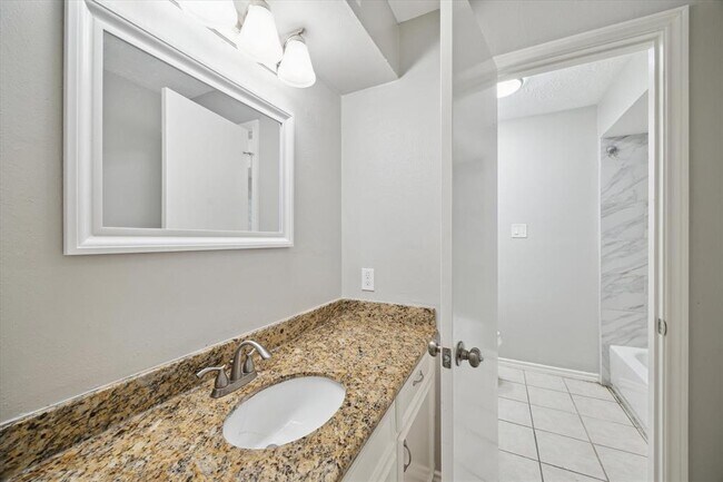 Building Photo - 1606 Beaver Springs Cir