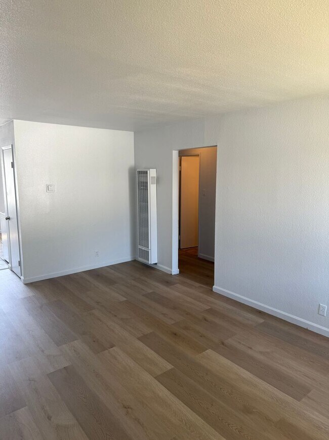 Building Photo - Pleasant 2-Bedroom, 1-Bath Condo in Antioc...