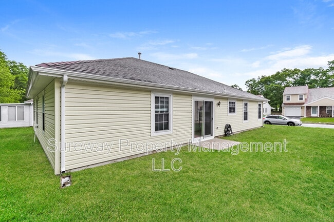 Building Photo - 16 Dogwood Dr