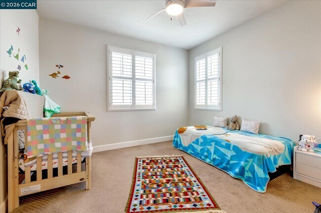 Building Photo - 582 Mandevilla Dr