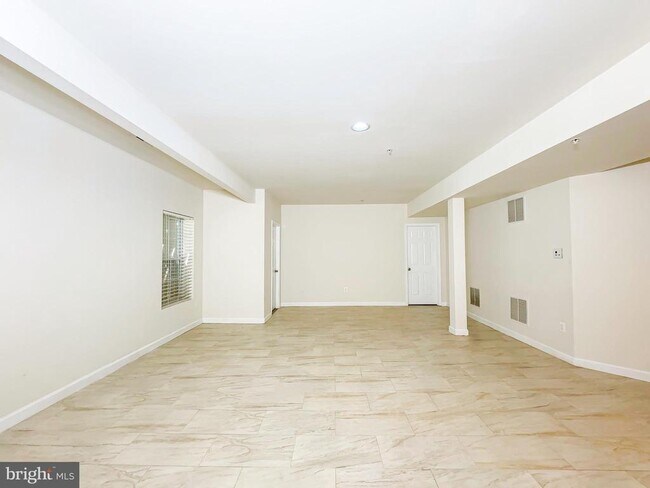 Building Photo - 7023 Sand Cherry Way