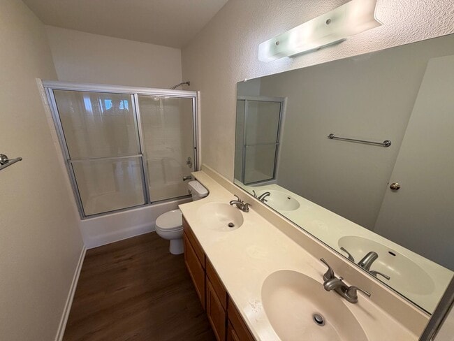 Building Photo - 1424 Via Rosa