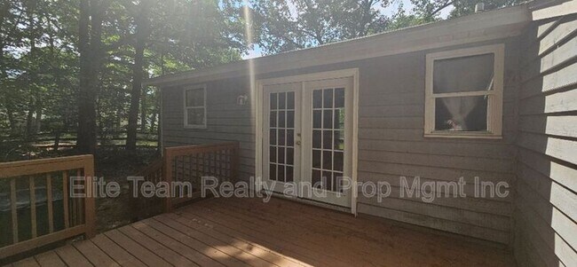 Building Photo - 8106 Tamalpais Ct
