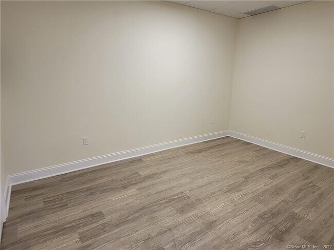 Building Photo - 128 East Ave