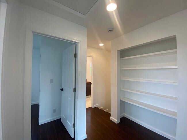 Building Photo - 3BR/2BA Two-Story Home in Ainaloa – Fenced & Gated