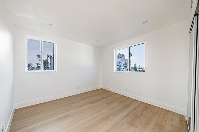 Building Photo - 13463 Beach Ave