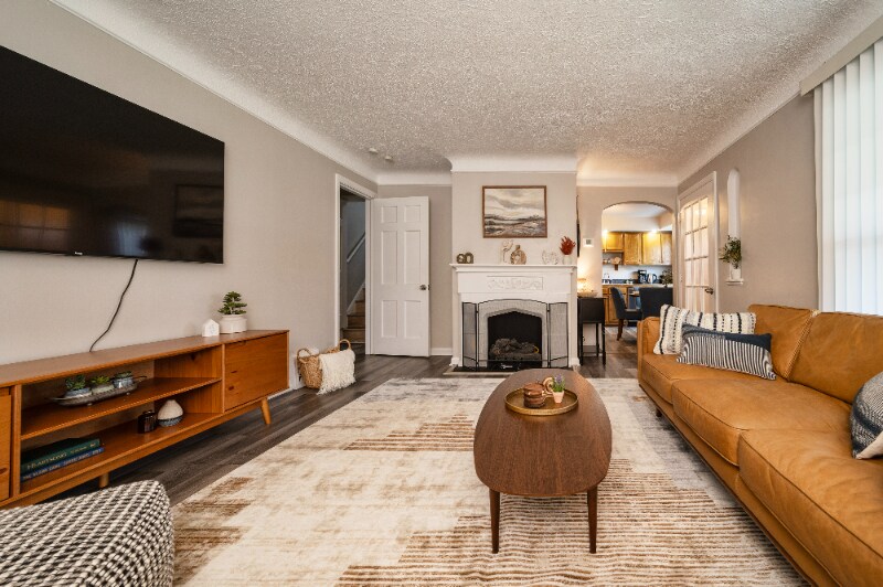 Building Photo - 3722 Bainbridge Rd