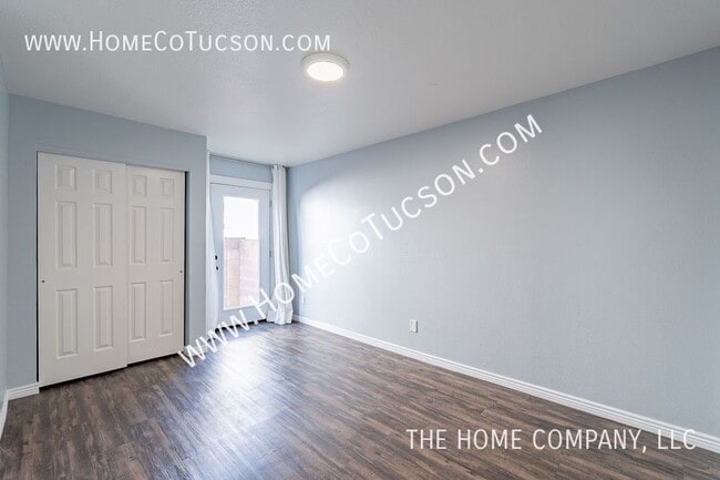 Building Photo - 2581 W Camino De La Joya