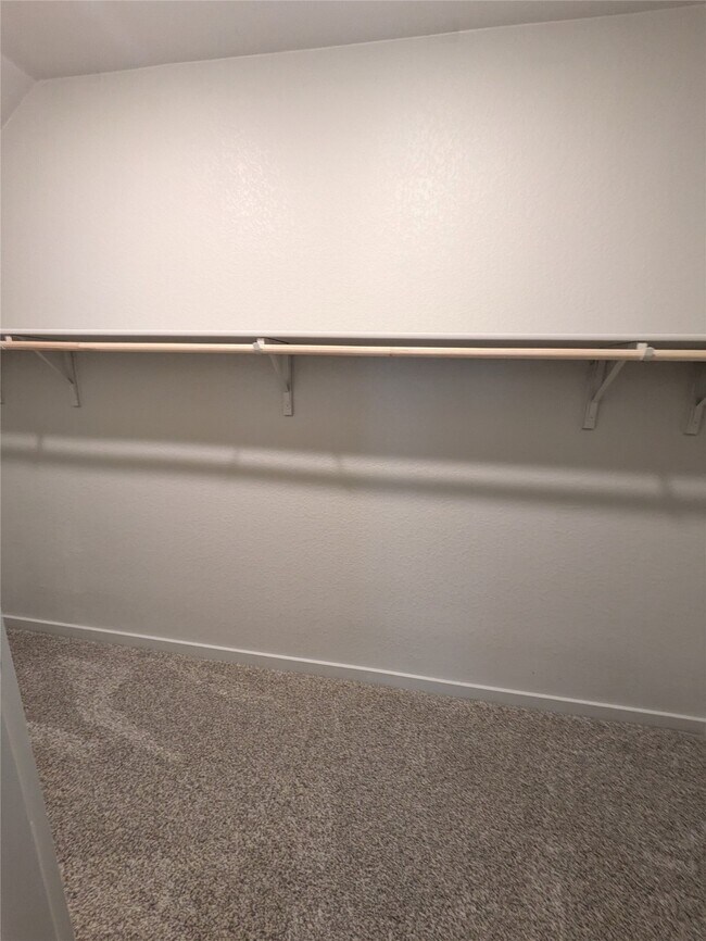 Building Photo - 549 Wilshire Rd