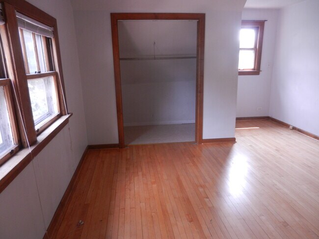 front upstairs bedroom - 818 N 11th Ave