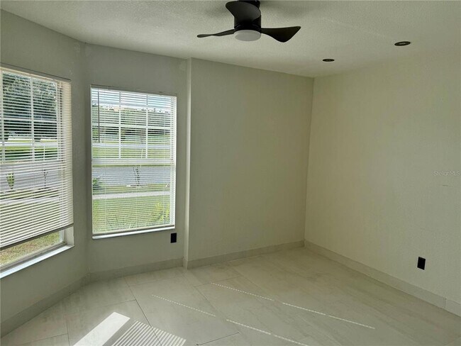 Building Photo - 3361 Burlington Dr