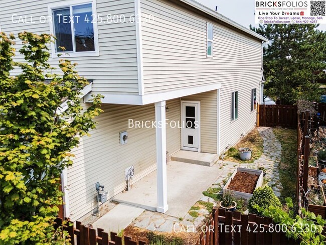 Building Photo - 2728 84th Dr NE