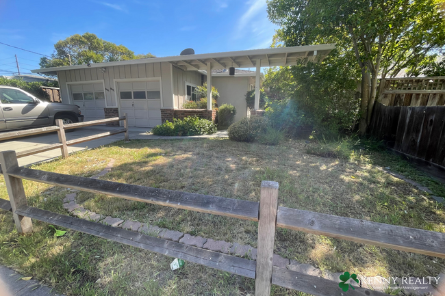Building Photo - Completely Remodeled Two Bedroom Unit in a...