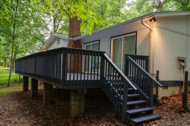 Building Photo - Long-Term/Mid-Term/Short-Term rental, Foxc...