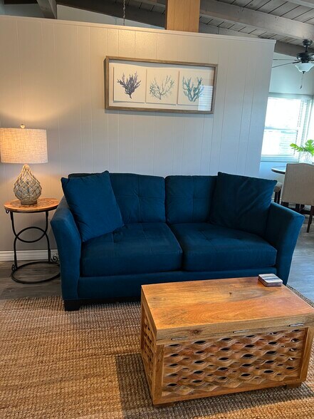 Livingroom - 323 31st Pl