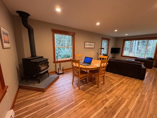 Building Photo - 28635 Vashon Hwy SW