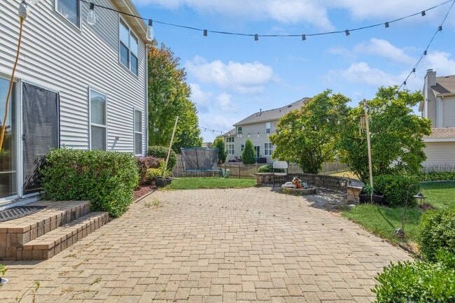 Building Photo - 7 Lake Plumleigh Ct