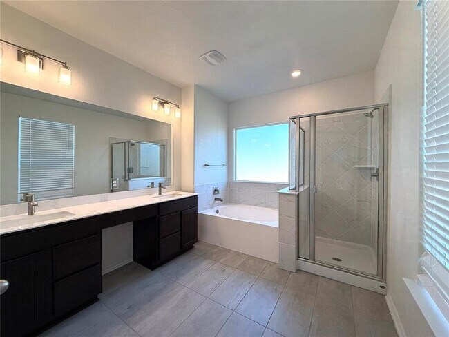 Building Photo - 12508 Karasu Dr