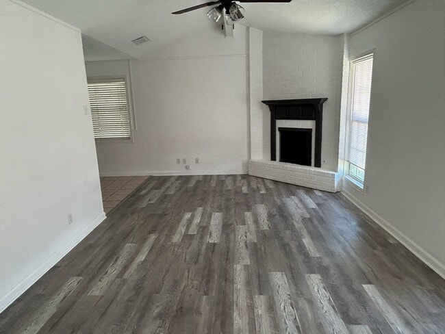 Building Photo - 2839 Wildwood Ave