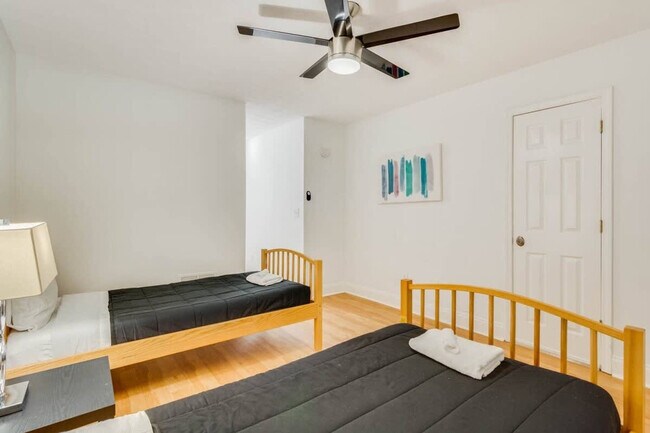 Building Photo - 1408 Aramore Dr SE