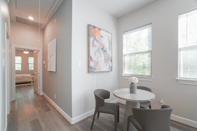 Building Photo - 504 Nursery Rd