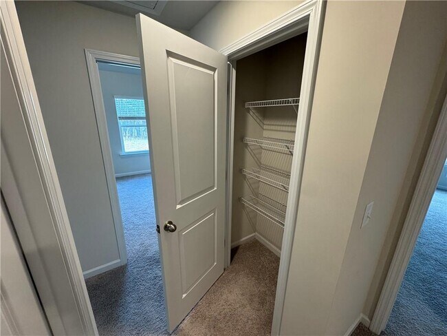 Building Photo - 1129 Georgian Point Dr