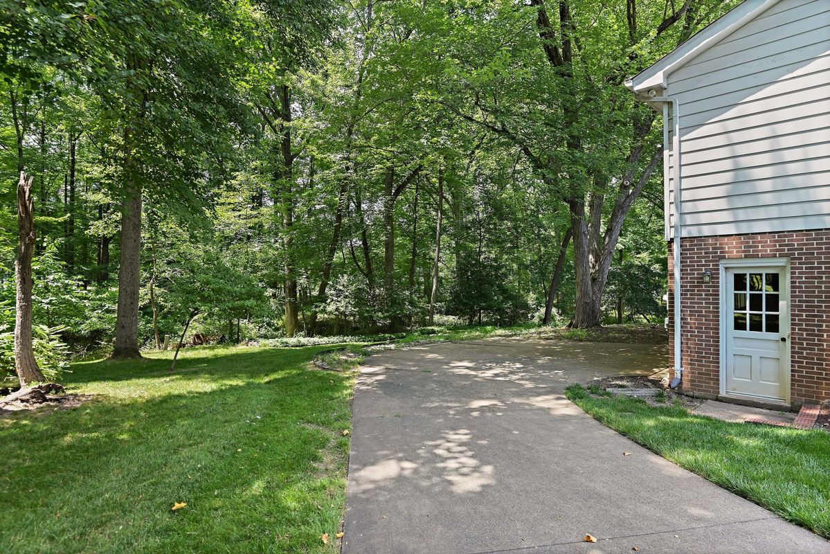Building Photo - 3142 Searsmont Pl