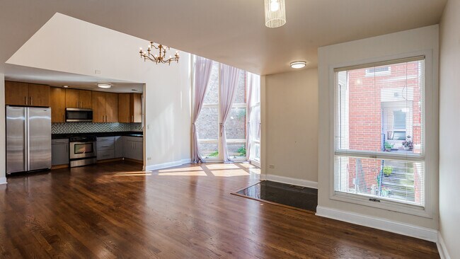 Building Photo - 5510 S Cornell Ave