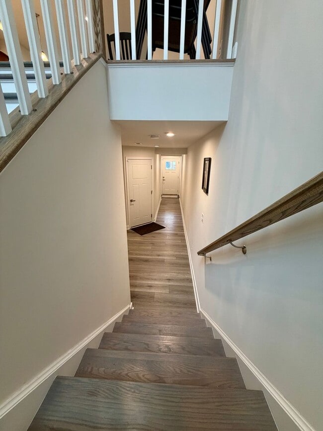 Building Photo - Welcome to the Village at Pine View!