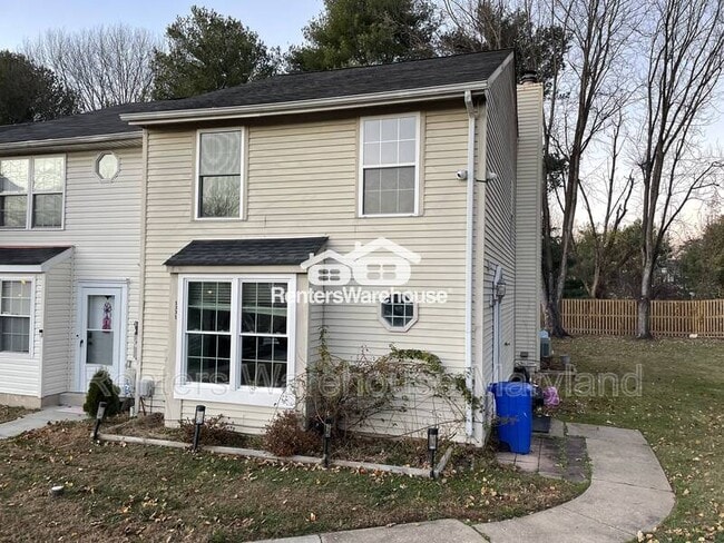 Building Photo - 1331 Stockett Square