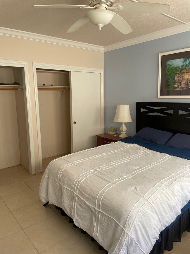 Building Photo - 9 N Birch Rd