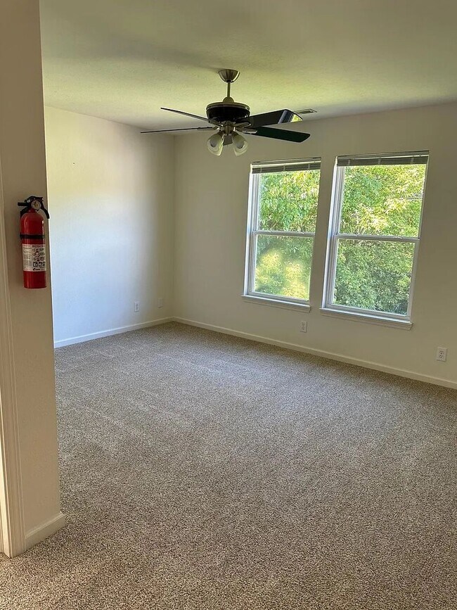 Building Photo - Spacious 2-story house in West Lafayette