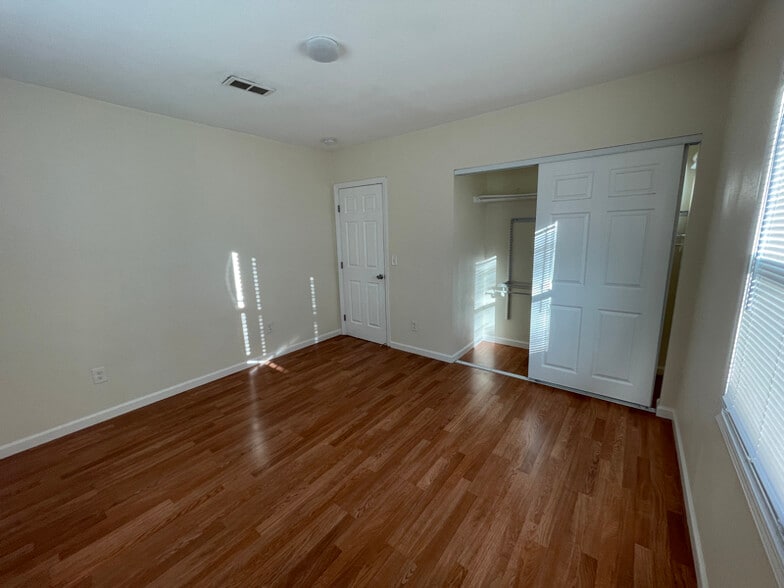 Building Photo - 1513 Marin St