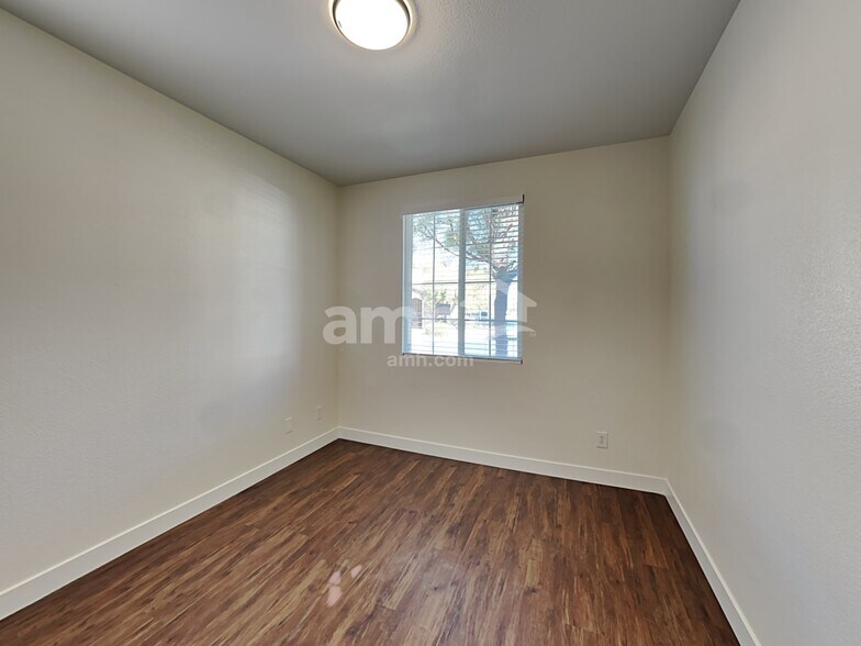 Building Photo - 11265 Penrose Falls St