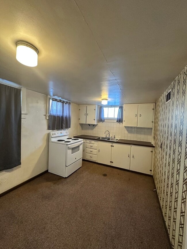 Building Photo - BBLB2224