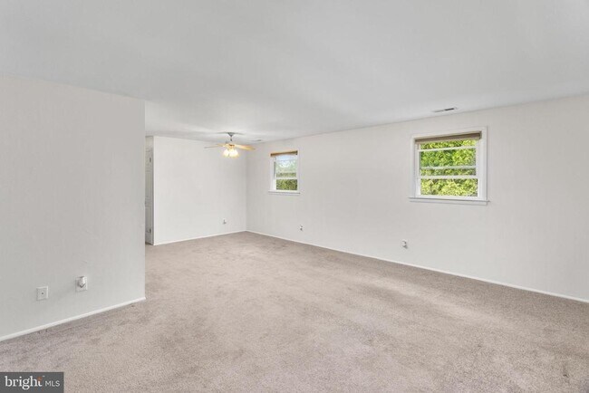 Building Photo - 295 Lander Dr