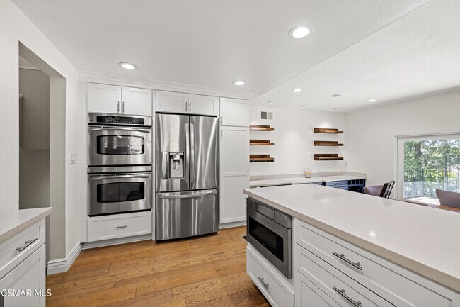 Building Photo - 1408 N View Dr