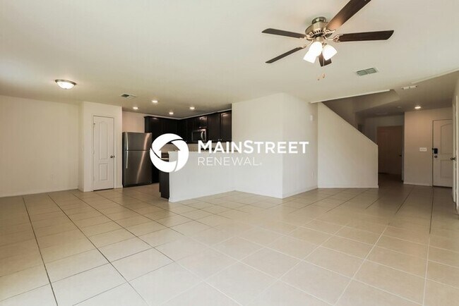 Building Photo - 4 Bedroom Pet-Friendly Home in Lakeland, FL with Main Street Renewal