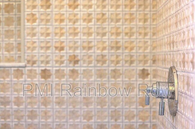 Building Photo - 755 Adluh St