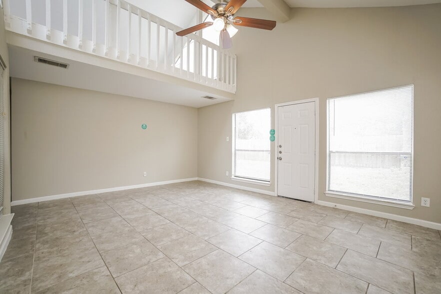 Building Photo - 7659 Athlone Dr