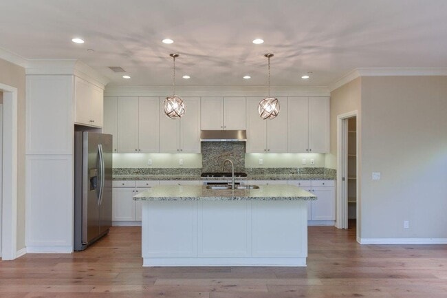 Building Photo - 3b/2.5b Cypress Village Irvine House for rent